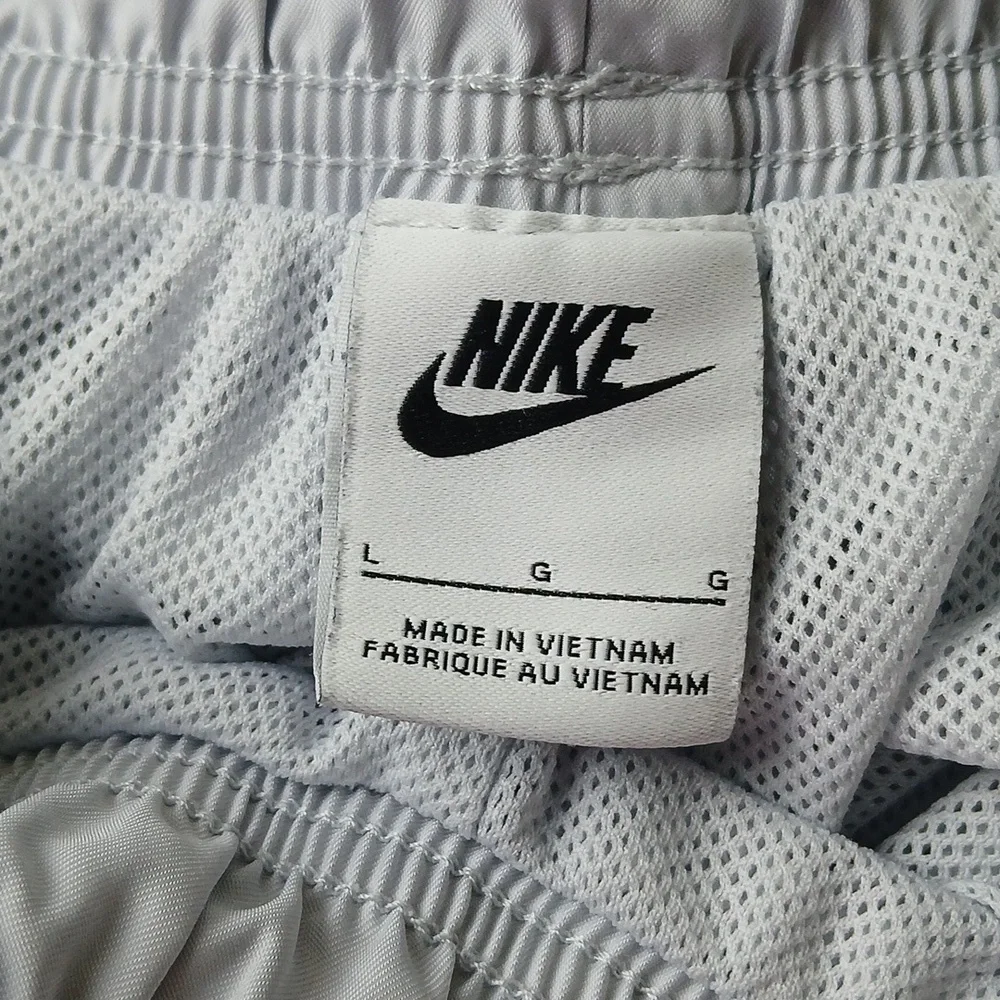Nike Sportswear Men's Club Woven Track Shorts Nylon Shiny Light Grey Large
